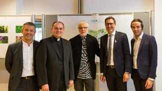 Projektvorstellung mit Bürgermeister Peter Brunner, Bischof Ivo Muser, André Heller, Landeshauptmann Arno Kompatscher und Landesrat Philipp Achammer.